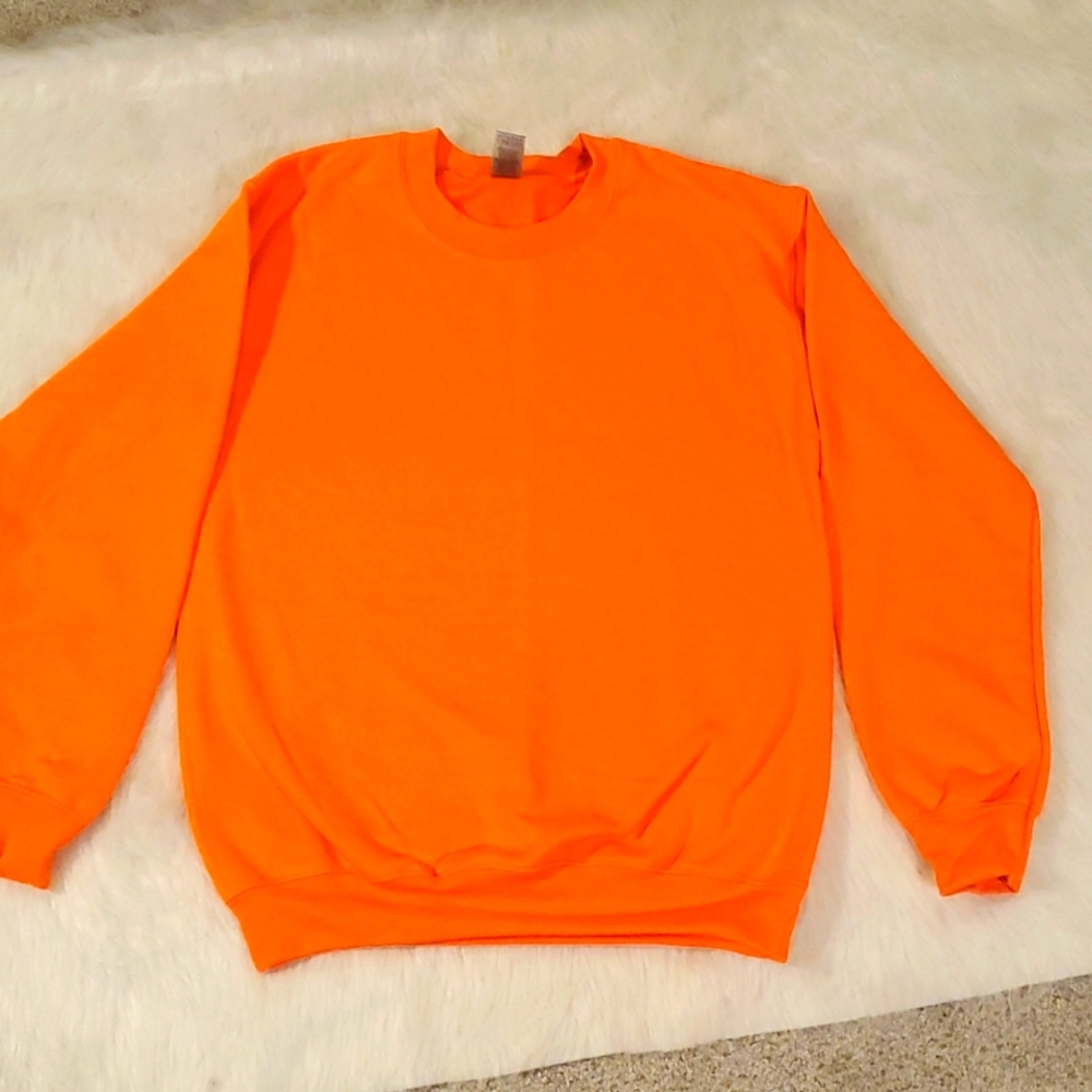 NWOT! Gildan Seatshirt in Orange Women Size S.